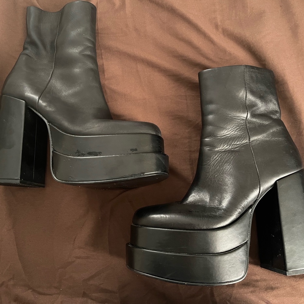 Steve Madden Cobra Platform Boots